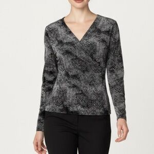 Chicos Wrap Top Jacquard Tudor Black White SZ 1 Medium/8